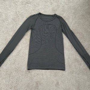 Lululemon long sleeved swiftly tech tee